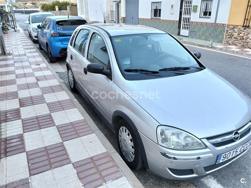 Usado Opel Corsa Club 75 CV (55 kW) 2002 Gris / plata Utilitario