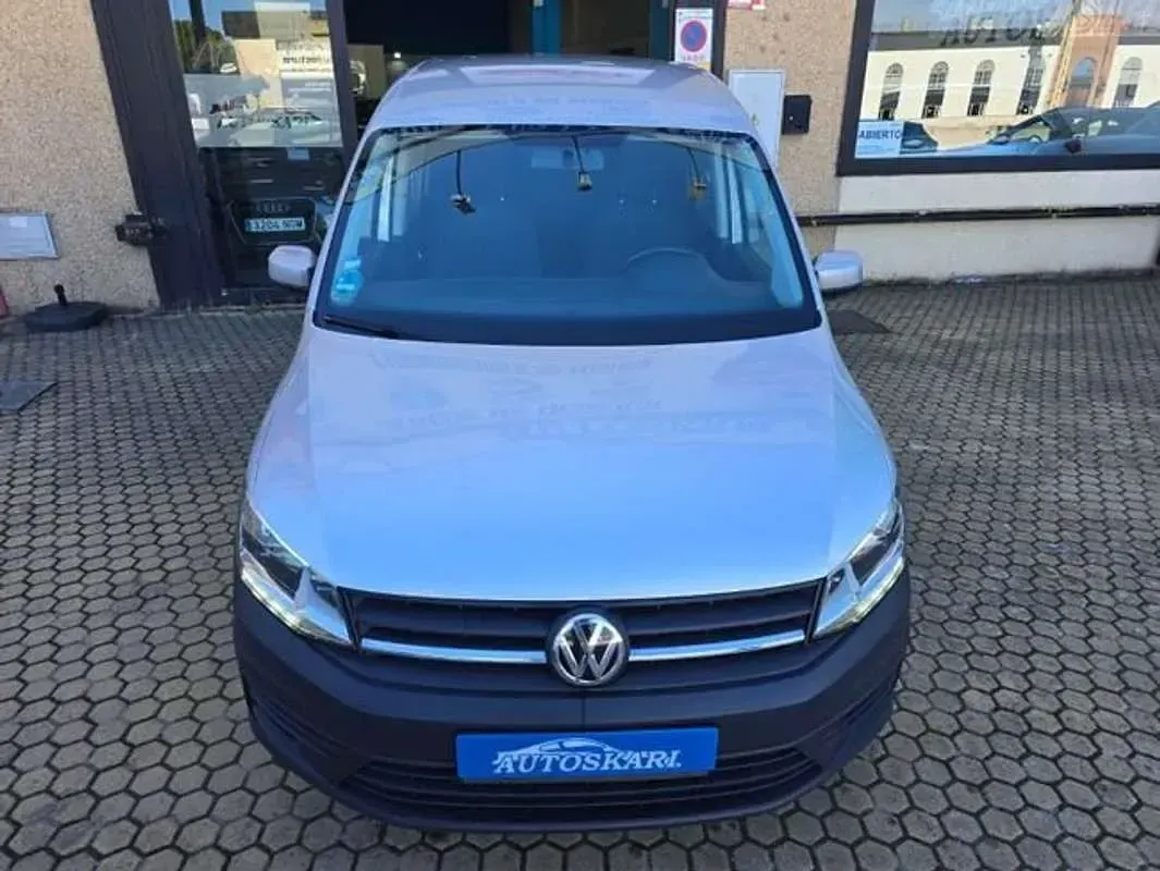 Usado VW Caddy Maxi Trendline 122 CV (89 kW) 2019 Gris Monovolumen