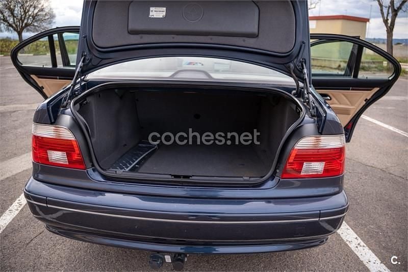 Usado BMW 525 Exclusive 192 CV (141 kW) 2002 Azul Berlina