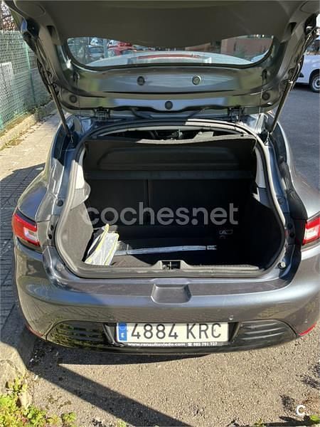Usado Renault Clio IV Zen 90 CV (66 kW) 2018 Gris / plata Berlina