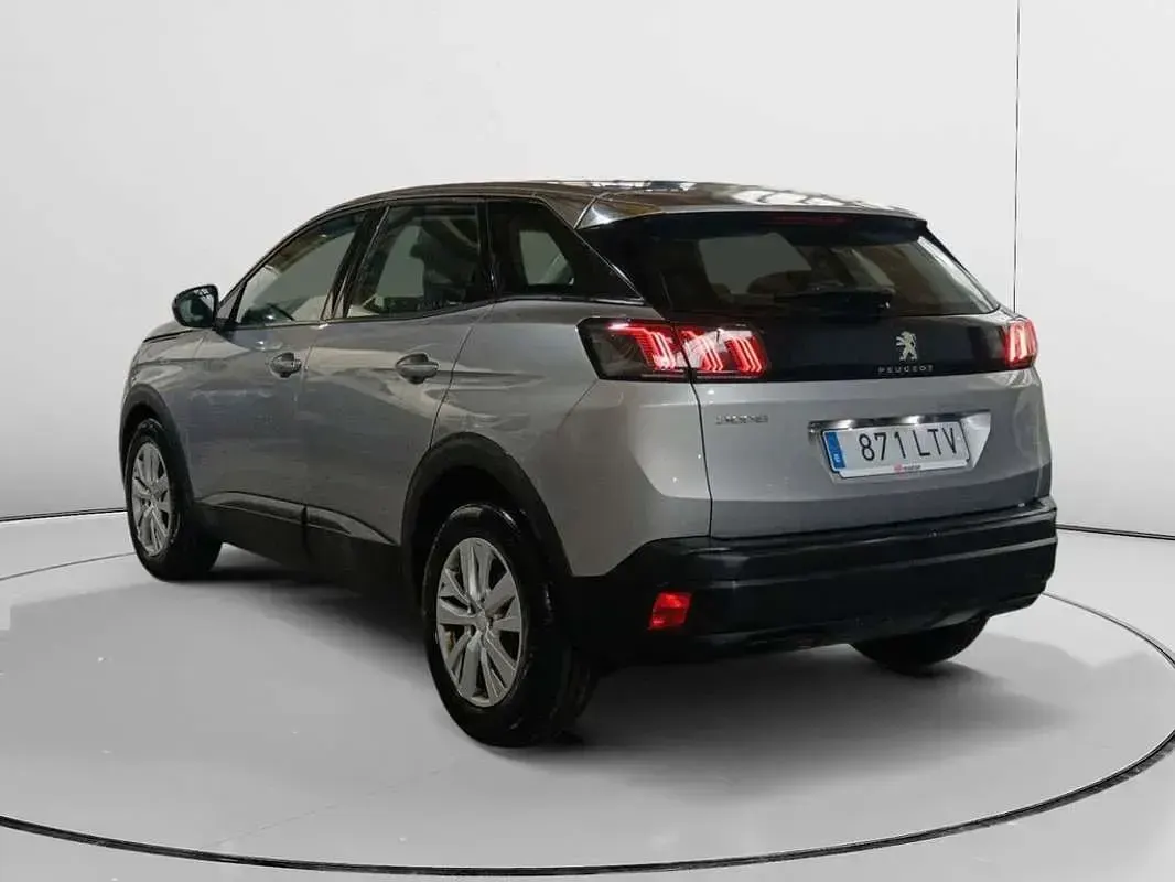 Usado Peugeot 3008 Active 131 CV (96 kW) 2021 Gris SUV