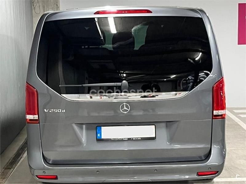 Gris / plata Usado 2021 Mercedes V250 Avantgarde Monovolumen | 52.000 € (Precio justo) - Imagen 1/4