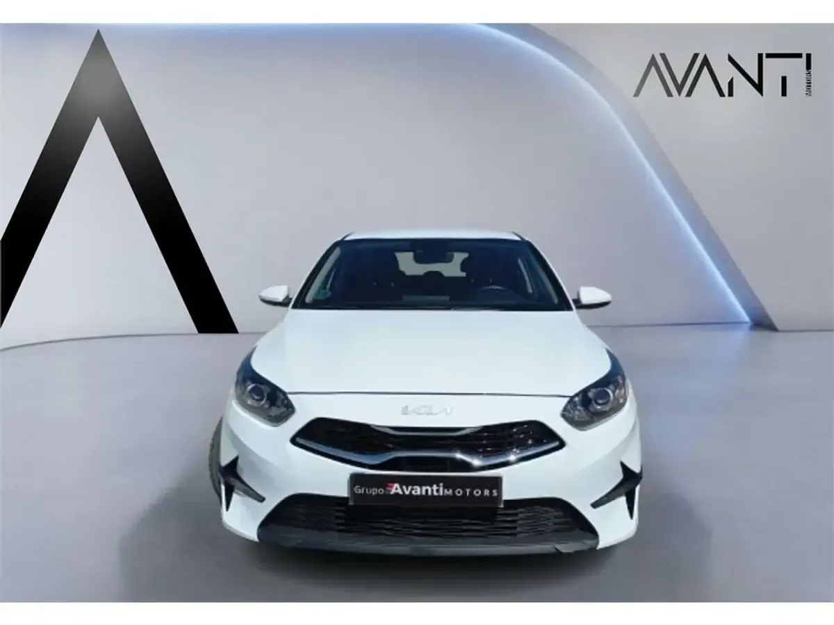 Usado Kia Ceed 120 CV (88 kW) 2025 Blanco Utilitario