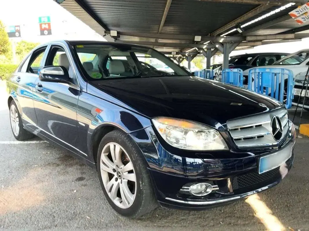 Usado Mercedes C350 Avantgarde 272 CV (200 kW) 2010 Azul Berlina