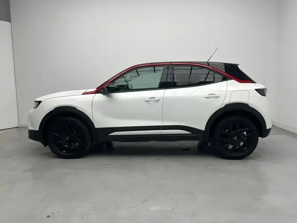 Usado Opel Mokka GS Line 130 CV (95 kW) 2022 Blanco SUV