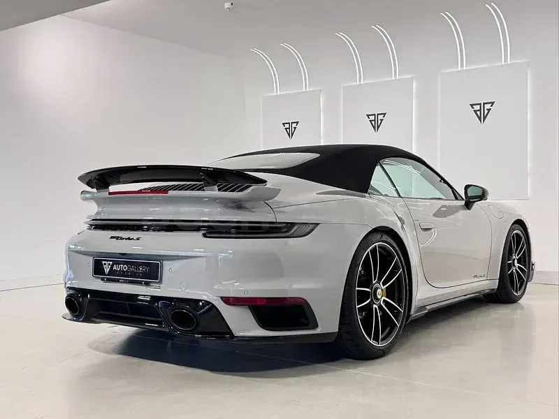 Usado Porsche 911 Turbo S Cabriolet 650 CV (478 kW) 2021 Gris / plata Descapotable