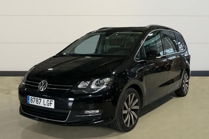 Usado VW Sharan Sportline 177 CV (130 kW) 2020 Gris Monovolumen