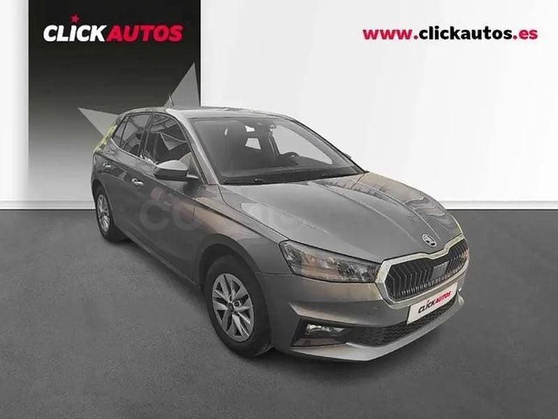 Usado Skoda Fabia Selection 95 CV (69 kW) 2025 Gris / plata Utilitario