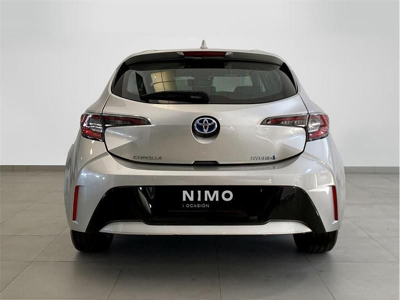 Usado Toyota Corolla Active 122 CV (89 kW) 2021 Azul denim Berlina