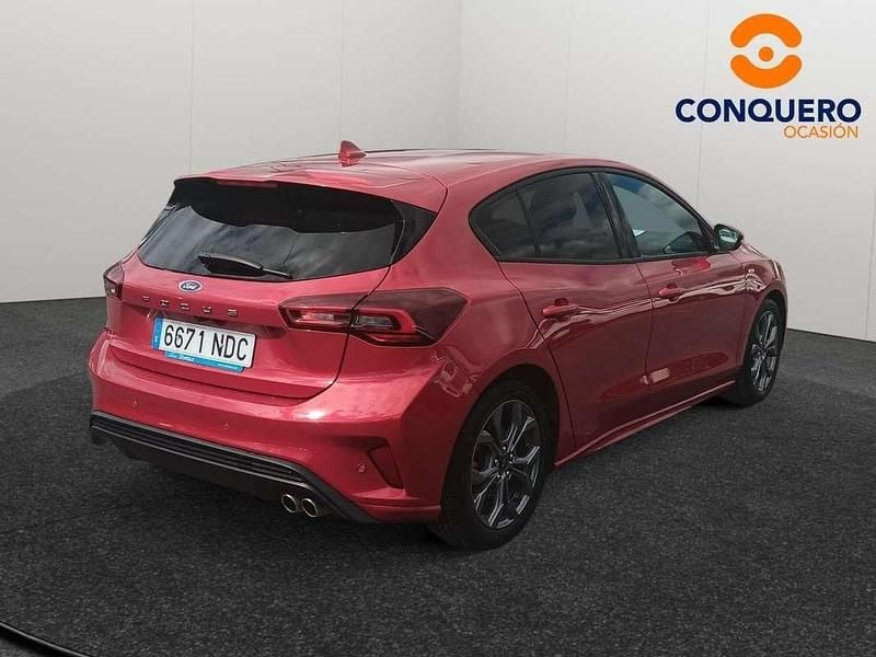Usado Ford Focus ST-Line 125 CV (91 kW) 2025 Rojo Utilitario