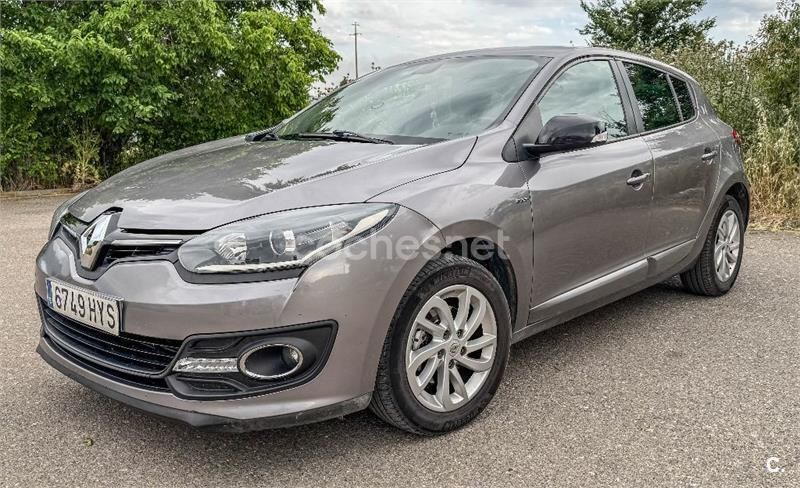 Gris / plata Usado 2014 Renault Mégane III Expression Berlina | 7000 € (Precio justo) - Imagen 1/4