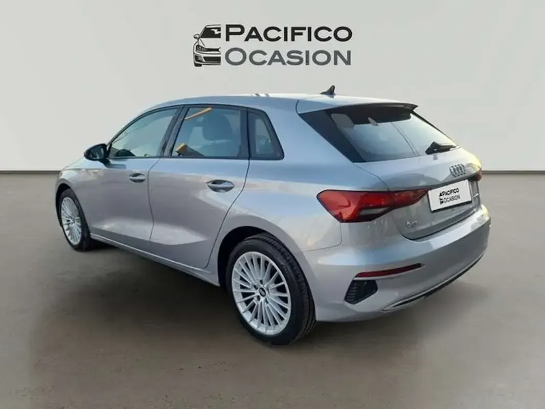 Usado Audi A3 Sportback Advanced 116 CV (85 kW) 2022 Gris Utilitario