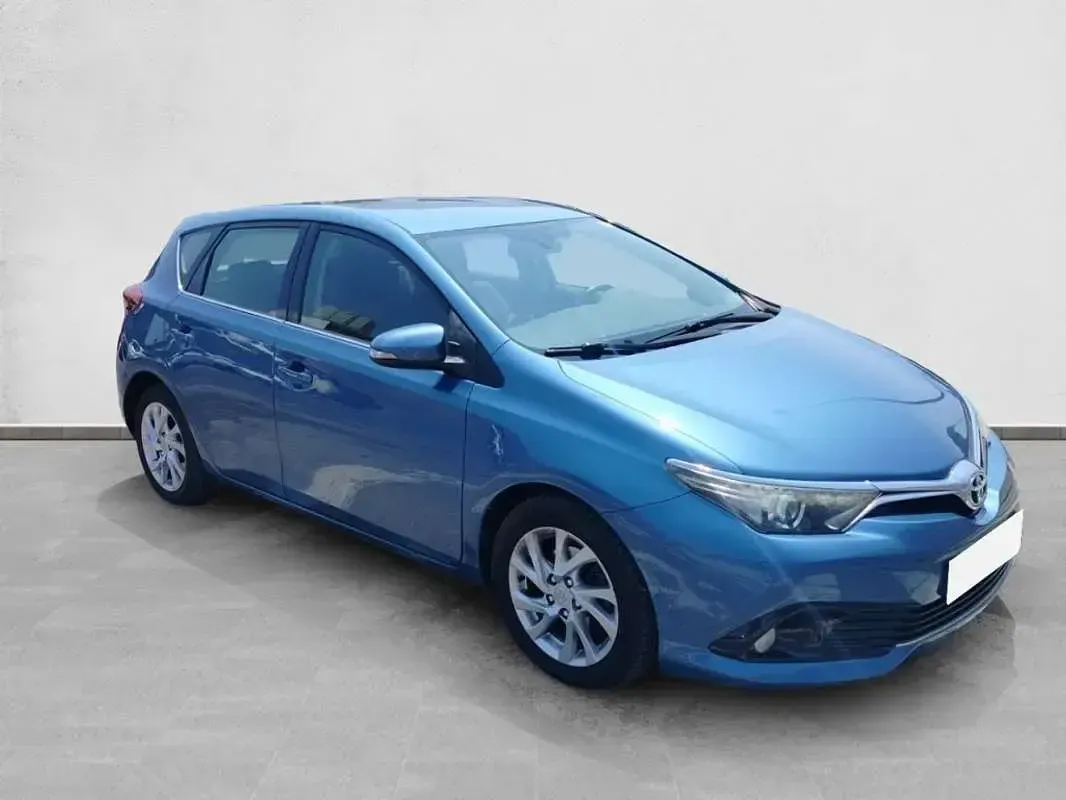 Usado Toyota Auris 90 CV (66 kW) 2016 Azul Utilitario