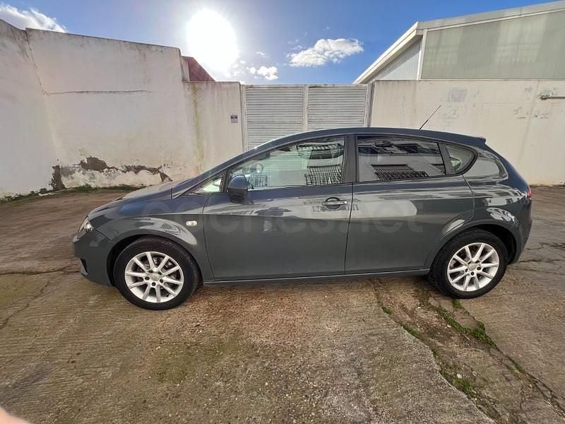Usado Seat Leon Ecomotive 105 CV (77 kW) 2009 Gris / plata Utilitario