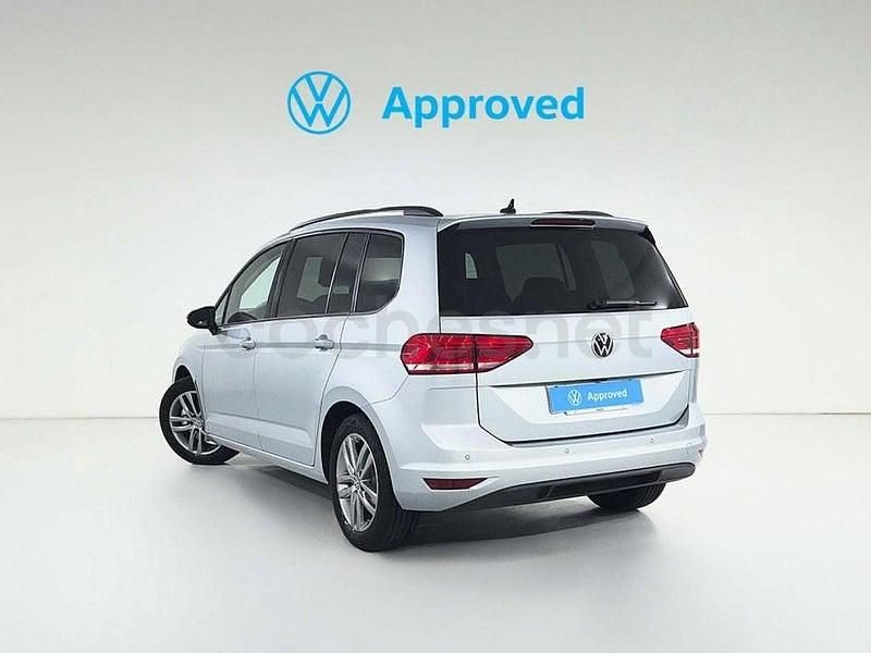 Usado VW Touran 150 CV (110 kW) 2025 Gris / plata Monovolumen