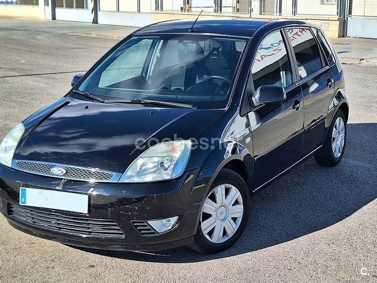 Usado Ford Fiesta 68 CV (50 kW) 2005 Negro Berlina