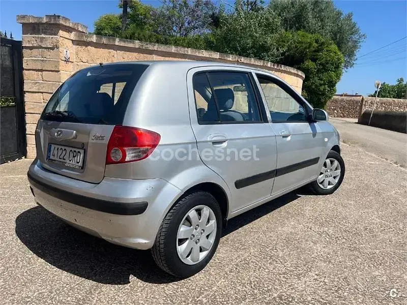 Usado Hyundai Getz GLS 82 CV (60 kW) 2004 Gris / plata Utilitario