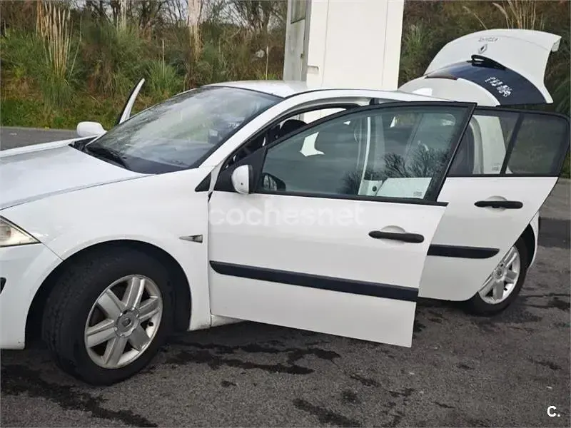 Usado Renault Mégane Authentique 85 CV (62 kW) 2008 Blanco Berlina
