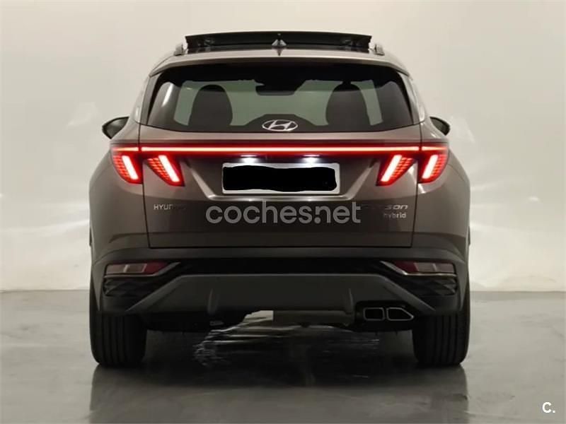Usado Hyundai Tucson 230 CV (169 kW) 2021 Gris / plata SUV