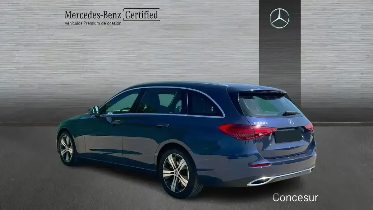 Usado Mercedes C200 163 CV (119 kW) 2025 Azul Familiar