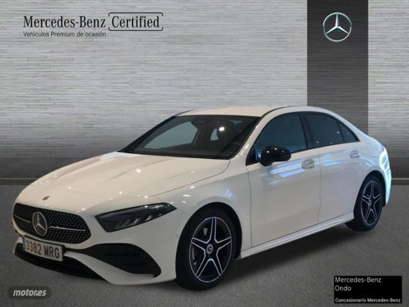 Blanco Usado 2024 Mercedes A200 AMG line Berlina | 33.900 € (Precio justo) - Imagen 1/4
