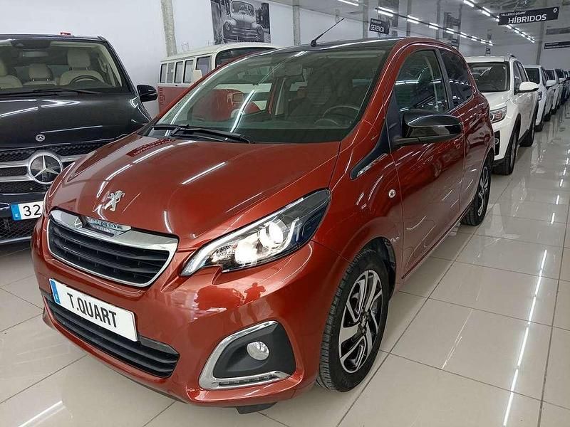 Usado Peugeot 108 Allure 72 CV (52 kW) 2021 Rojo Utilitario