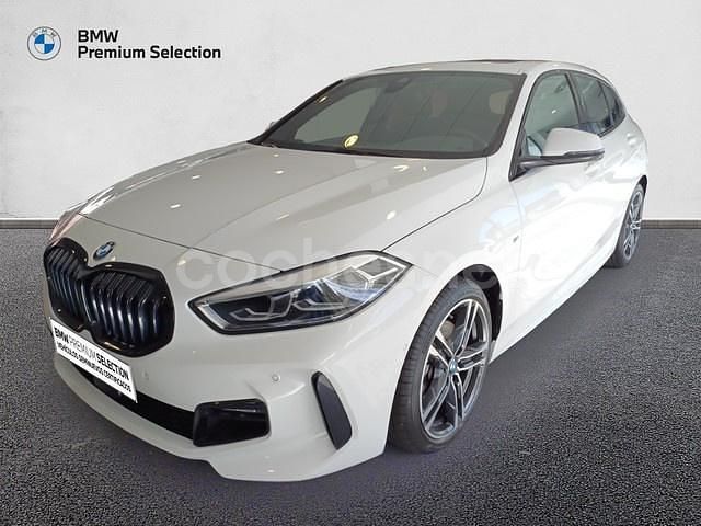 Blanco Usado 2023 BMW 118 Shadowline Utilitario | 29.600 € (Precio justo) - Imagen 1/4