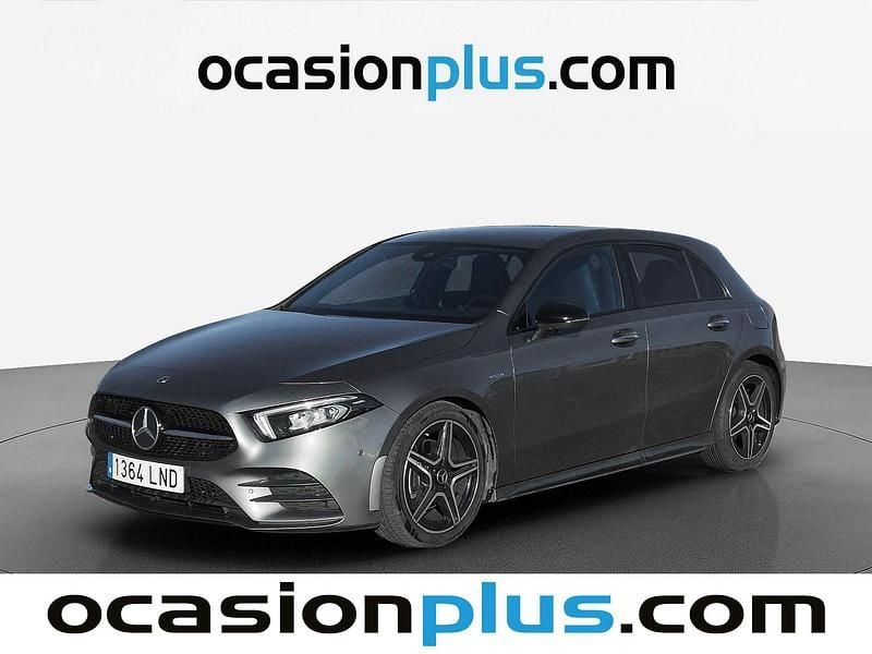 Gris Usado 2021 Mercedes A180 AMG Utilitario | 23.264 € (Buen precio) - Imagen 1/4