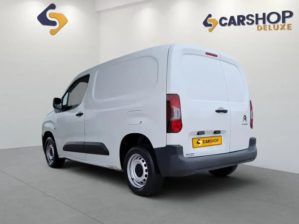 Usado Citroën Berlingo 76 CV (55 kW) 2021 Blanco Monovolumen