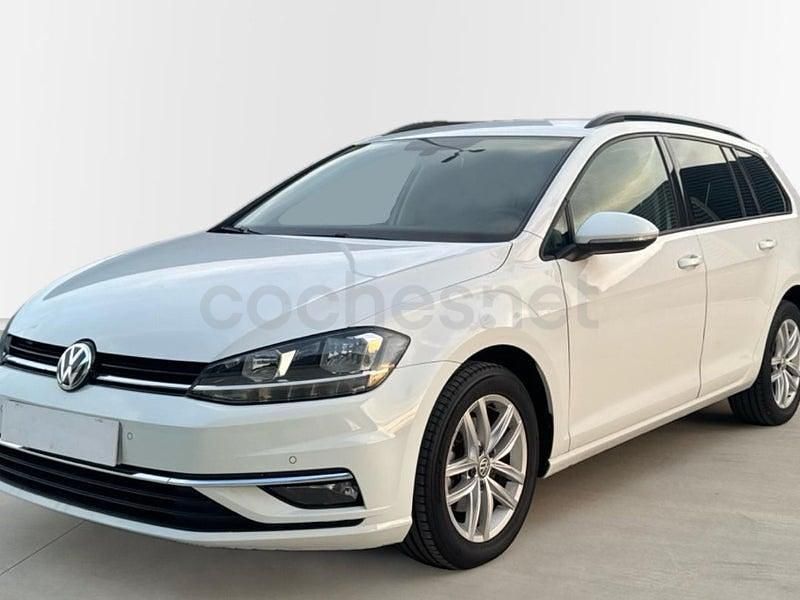 Usado VW Golf VII Advance 115 CV (84 kW) 2020 Blanco Familiar
