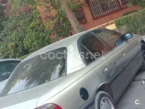 Usado Opel Omega 130 CV (95 kW) 1995 Beige Berlina