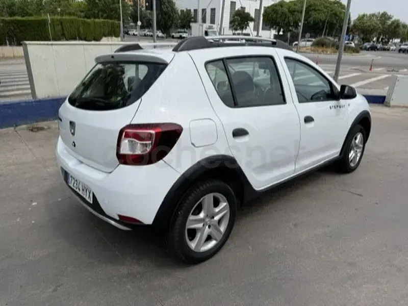 Usado Dacia Sandero Stepway 90 CV (66 kW) 2014 Blanco Berlina
