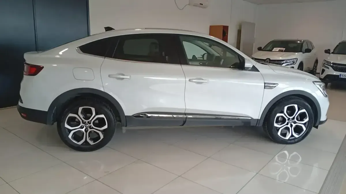 Usado Renault Arkana Techno 140 CV (102 kW) 2023 Blanco SUV
