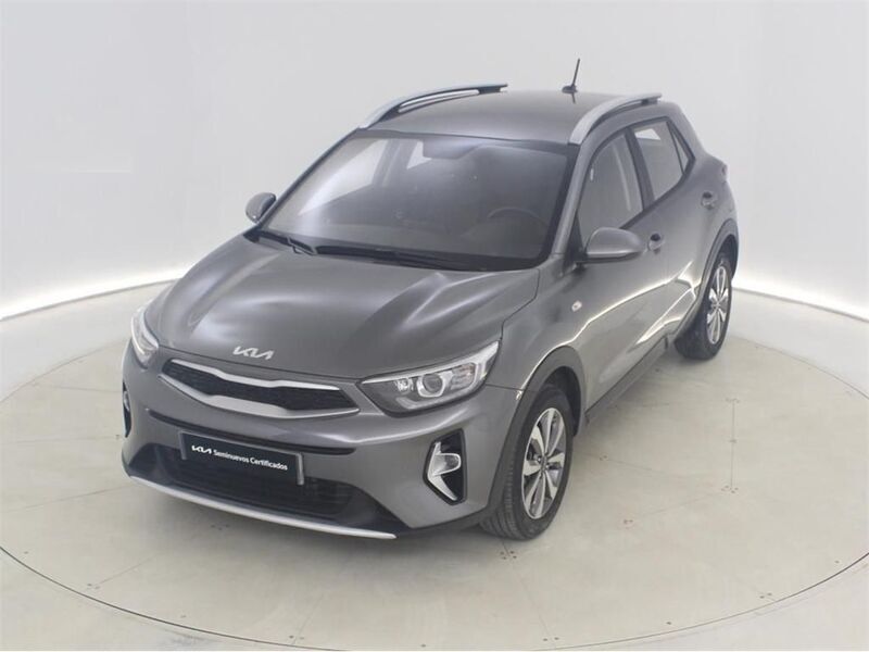 Gris Usado 2024 Kia Stonic SUV | 18.314 € (Precio justo) - Imagen 1/4