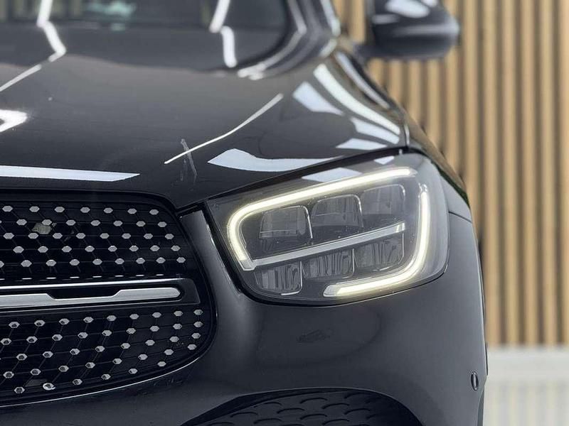 Usado Mercedes GLC220 194 CV (142 kW) 2019 Negro SUV