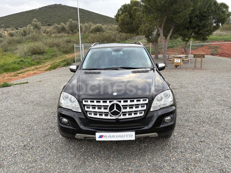 Usado Mercedes ML350 211 CV (155 kW) 2010 Negro SUV