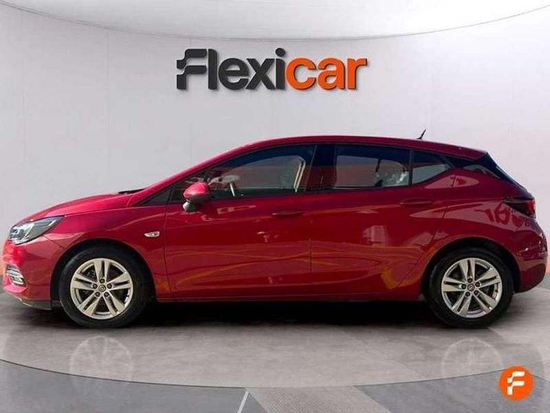 Usado Opel Astra Business Elegance 131 CV (96 kW) 2020 Rojo Familiar