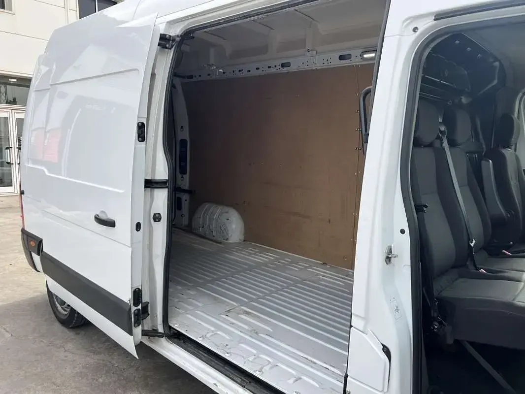 Usado Renault Master 135 CV (99 kW) 2020 Blanco Monovolumen