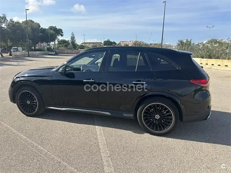 Usado Mercedes GLC300 269 CV (197 kW) 2023 Negro SUV