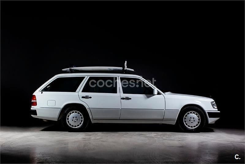 Usado Mercedes E300 231 CV (169 kW) 1991 Blanco polar Familiar