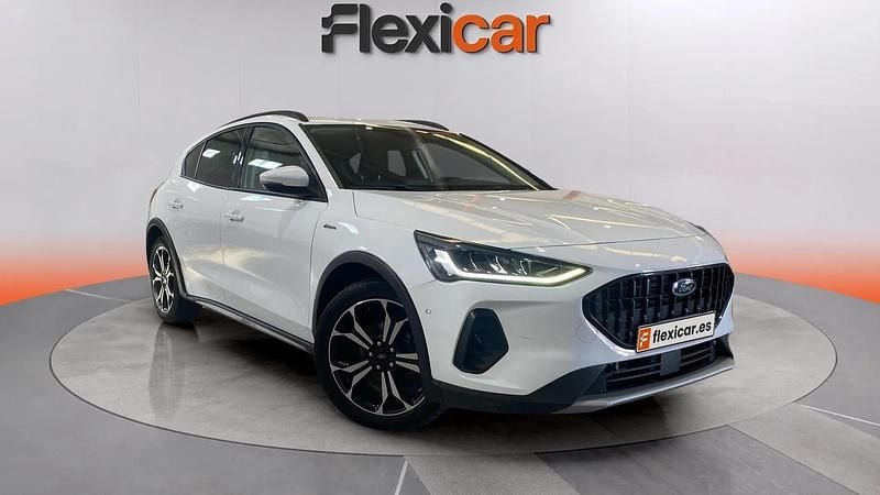 Używany Ford Focus Active 155 KM (114 kW) 2022 Biały Sedan/Limuzyna