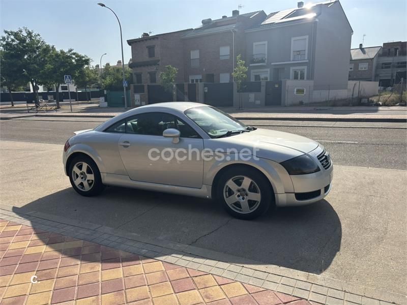 Gris / plata Usado 2001 Audi TT Coupe | 8500 € (Un poco caro) - Imagen 1/4