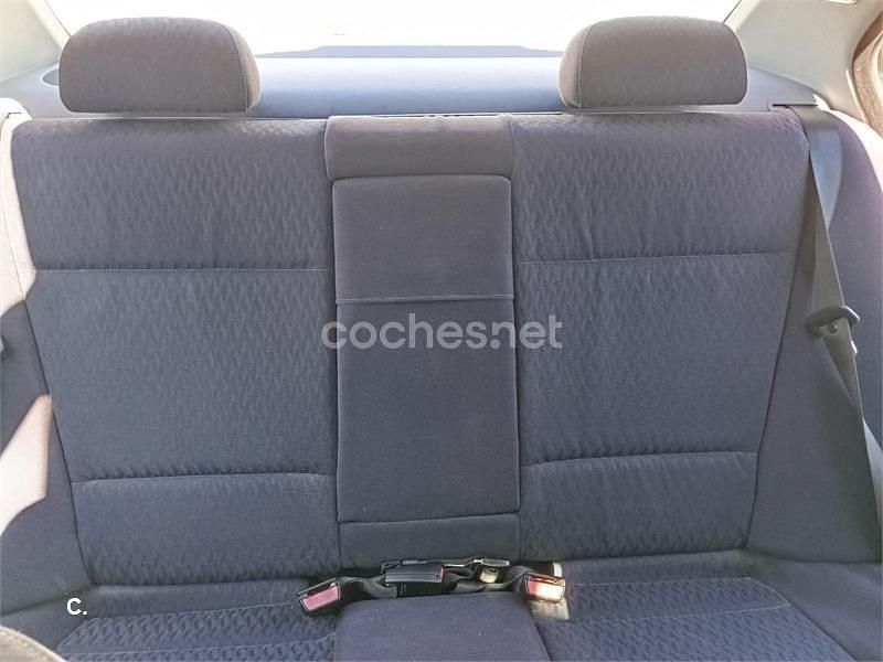 Usado BMW 323 170 CV (125 kW) 1999 Azul Berlina