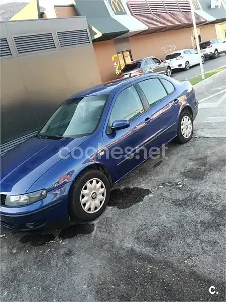 Usado Seat Toledo Stella 110 CV (80 kW) 2001 Azul Berlina