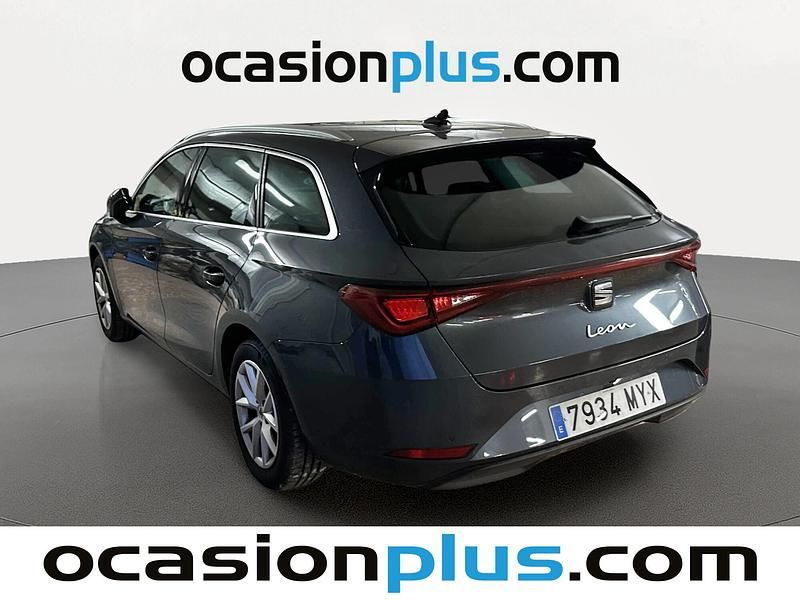Usado Seat Leon Style 116 CV (85 kW) 2025 Gris Familiar