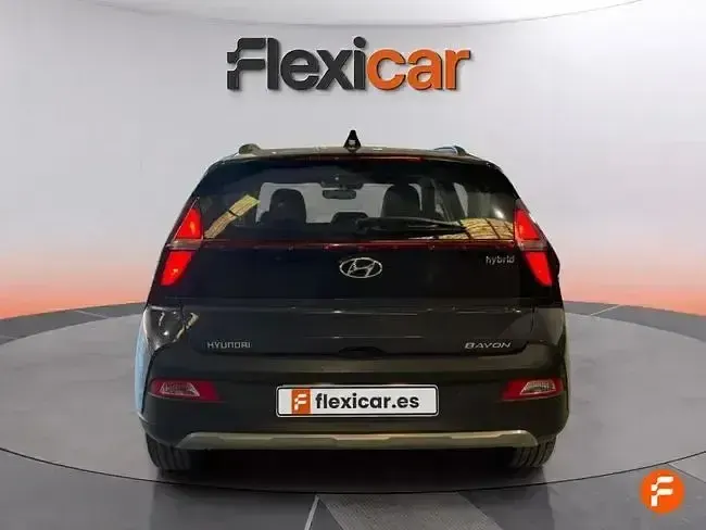 Usado Hyundai Bayon 100 CV (73 kW) 2023 Gris SUV
