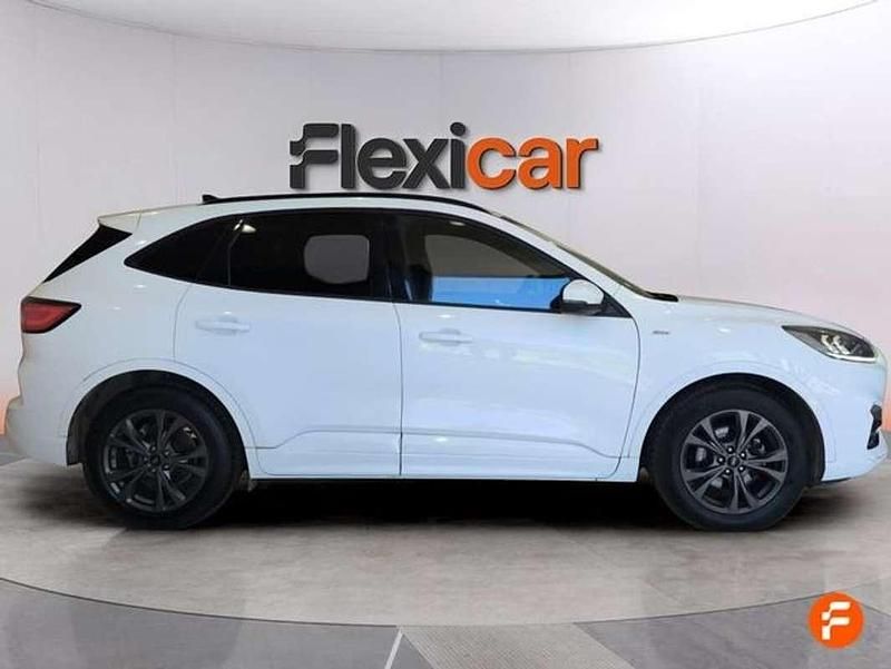 Usado Ford Kuga ST-Line 150 CV (110 kW) 2022 Blanco SUV