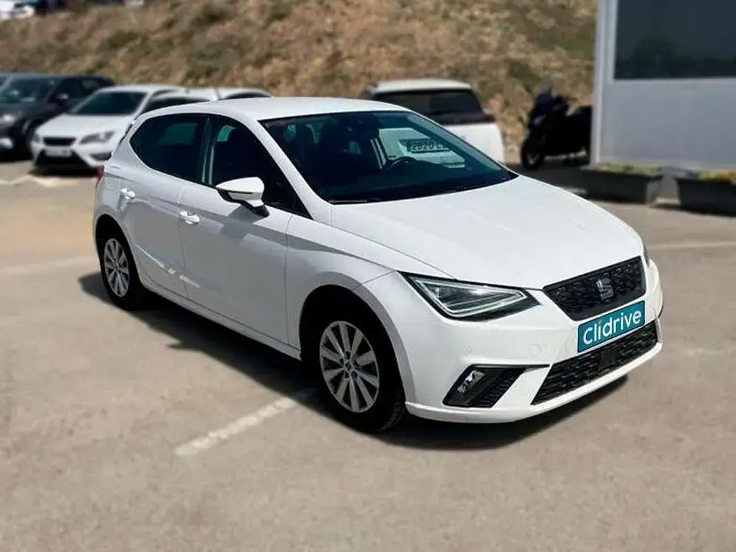Usado Seat Ibiza Style 116 CV (85 kW) 2021 Blanco Utilitario