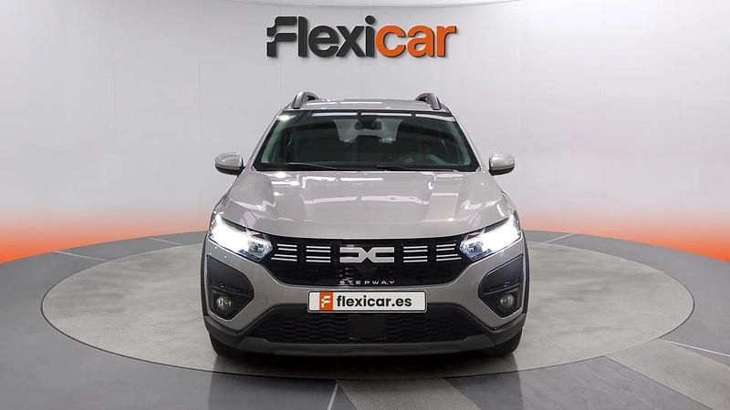 Usado Dacia Sandero Essentiel 91 CV (66 kW) 2024 Gris Utilitario