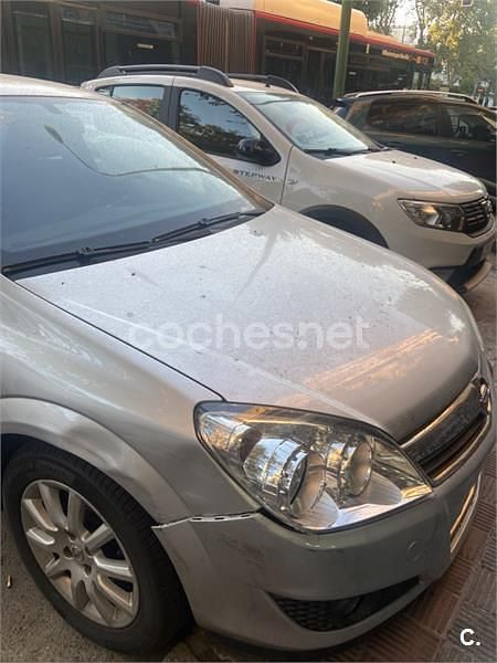 Gris / plata Usado 2007 Opel Astra Enjoy Berlina | 2800 € (Precio justo) - Imagen 1/4